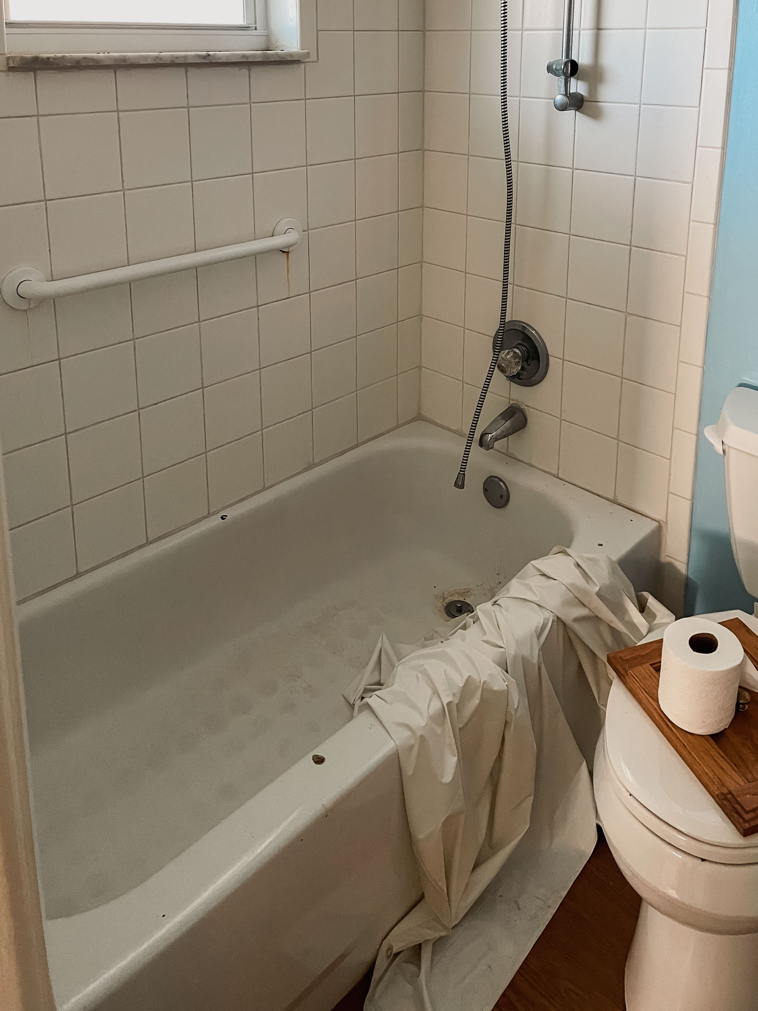 Bathroom in Orlando, FL — before renovation